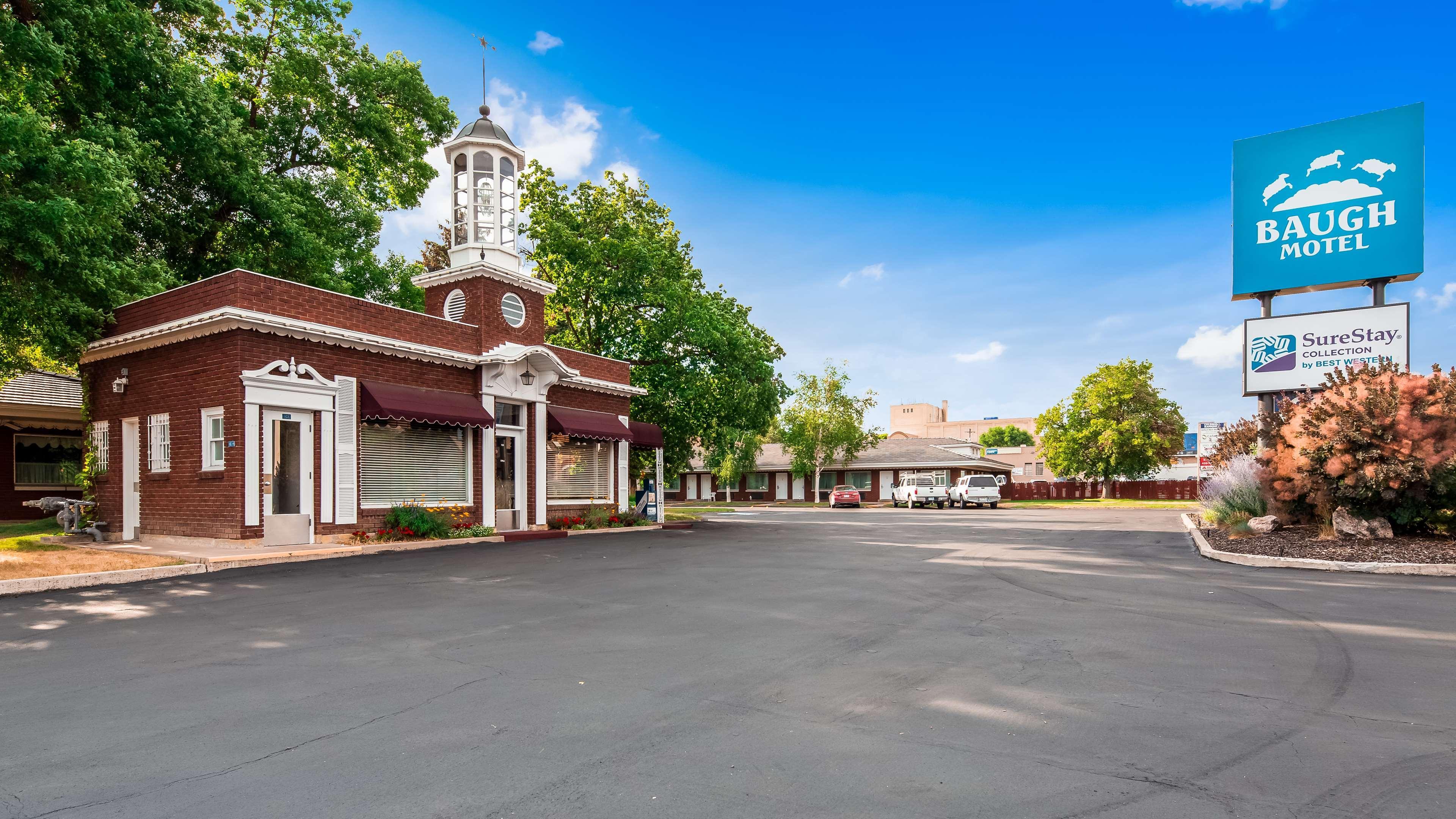 Baugh Motel, Surestay Collection By Western Logan