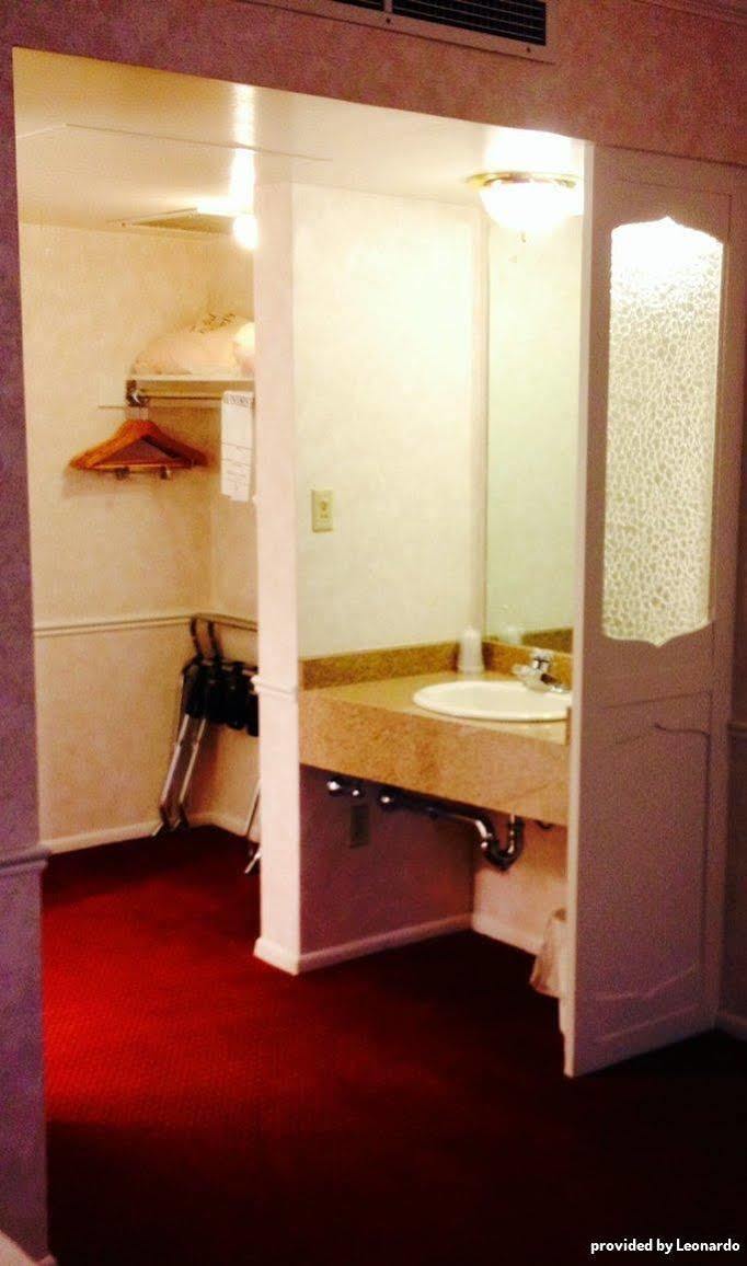 Hotel Baugh Motel, Surestay Collection By Western Logan